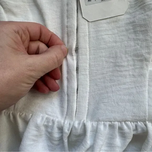 Altar'd State Women's White Off-Shoulder Top Size Small NWT - Picture 5 of 9